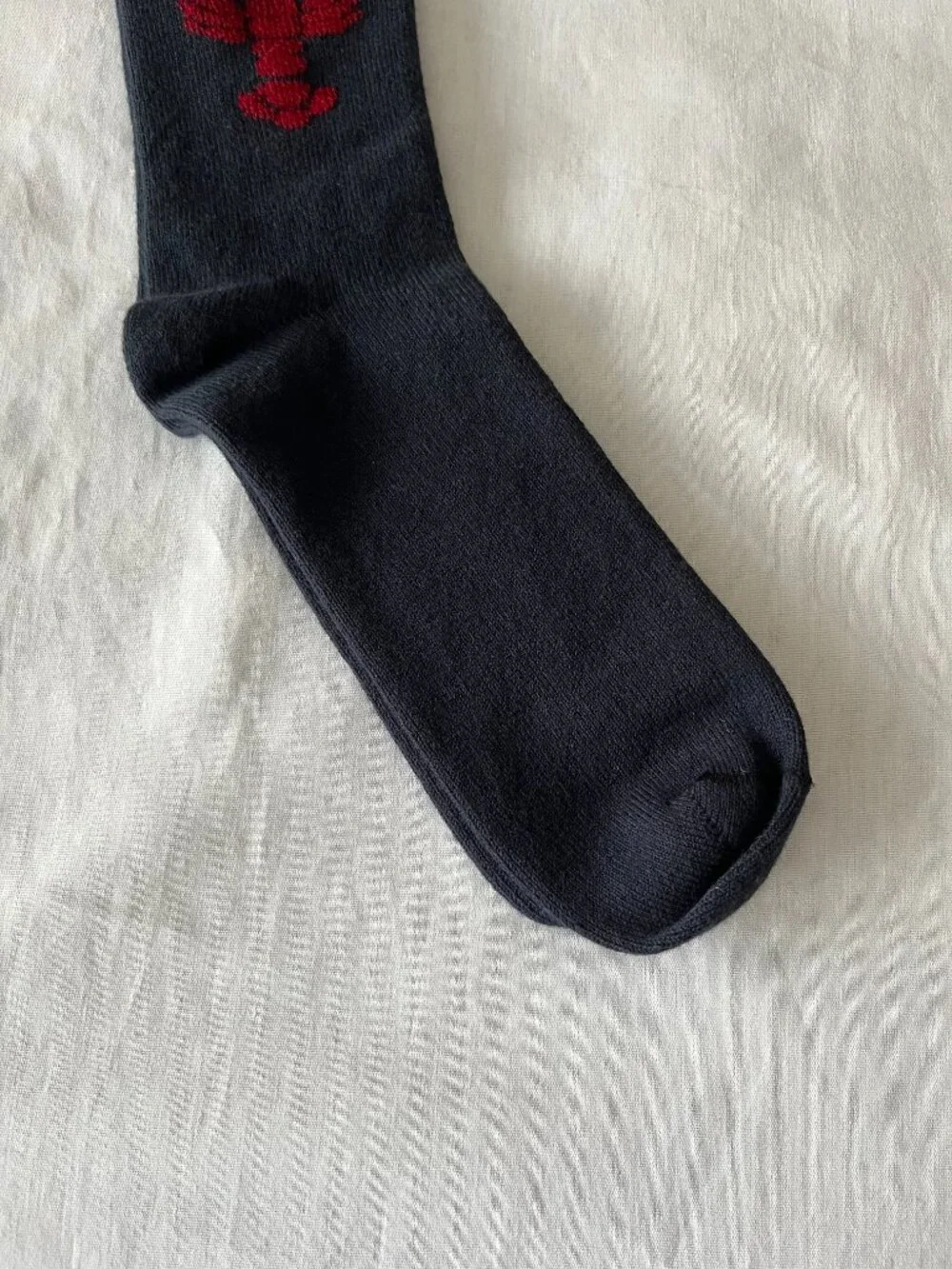 NEW with tags J.McLaughlin hand embroidered lobster men’s socks Navy & red rare